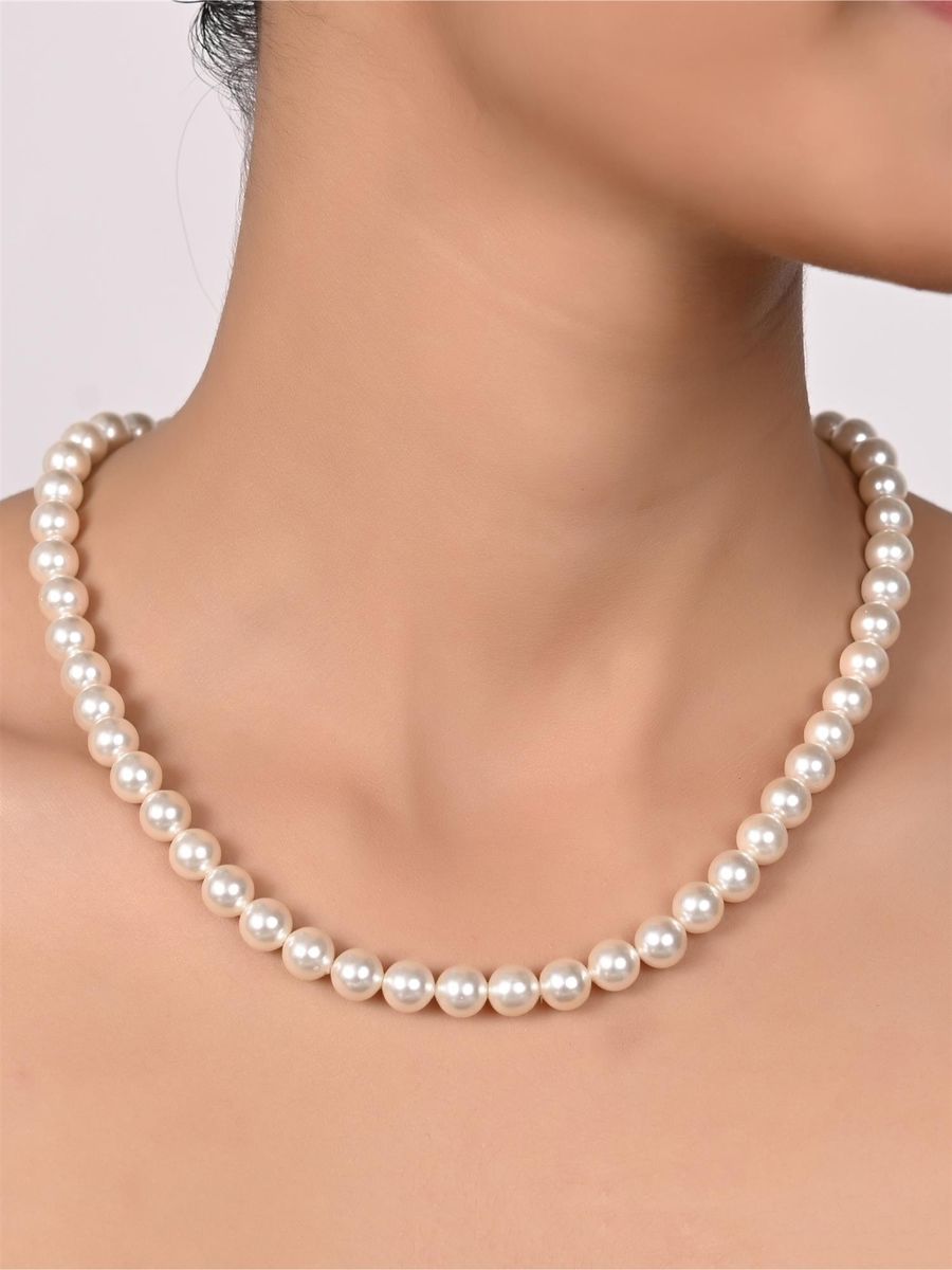 White Pearl necklace