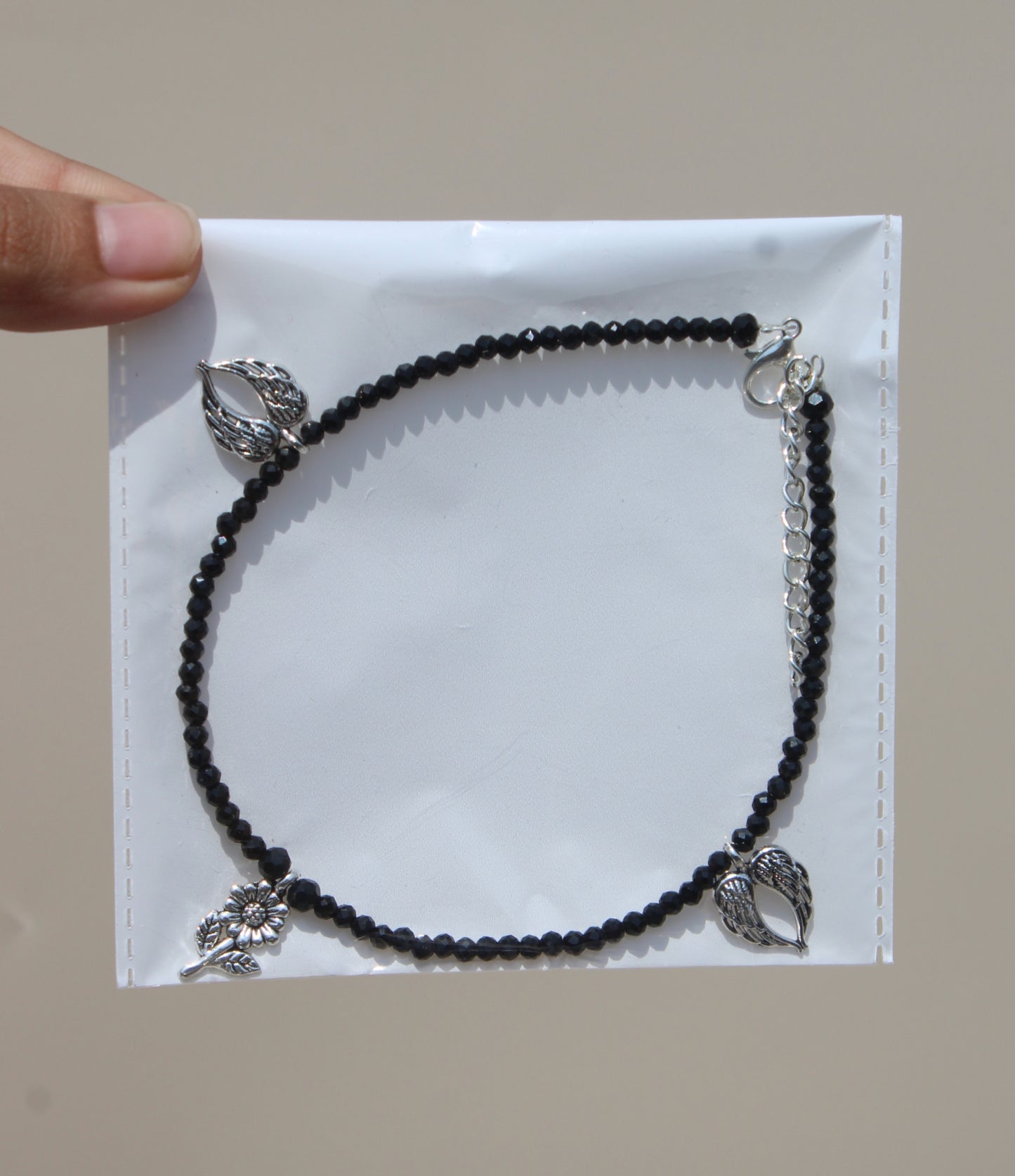 Small Black crystal with flower hanging anklet