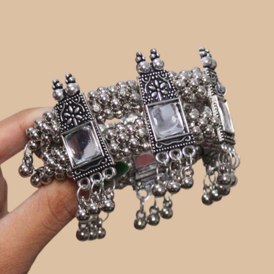 Adjustable oxidised Kundan Bracelet