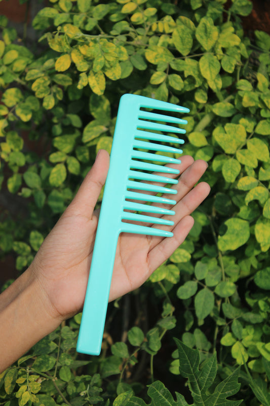 Lily Wide Teeth Comb with Handle